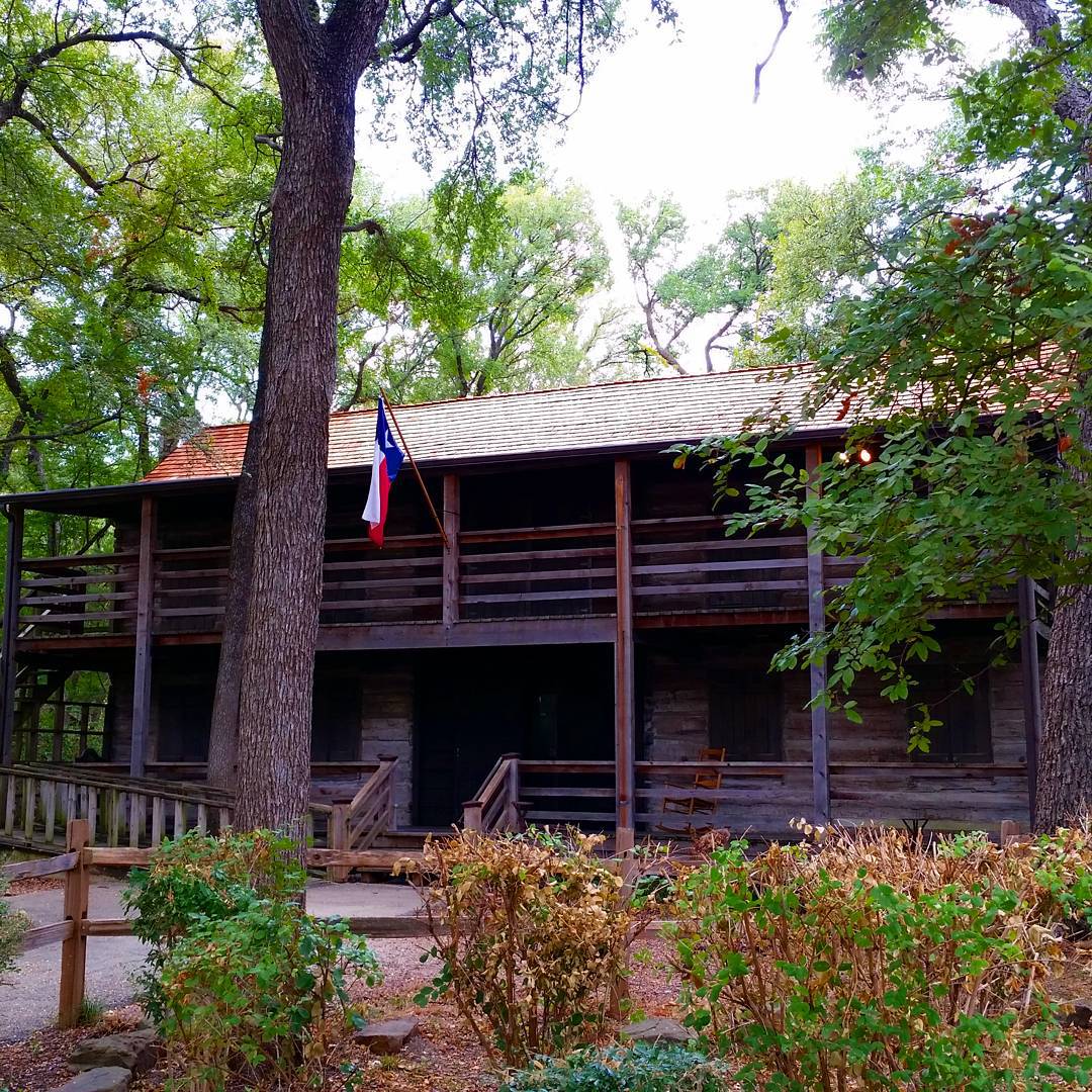 Fort Worth – Log Cabin Village Gift Shop