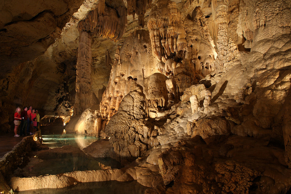 caverns-san-antonio-600x400