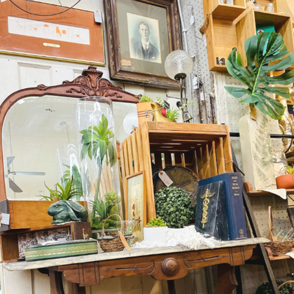Waxahachie – With Willing Hands Antiques